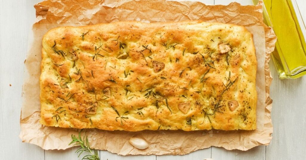 Focaccia, exquisitez entre los platos típicos de Italia
