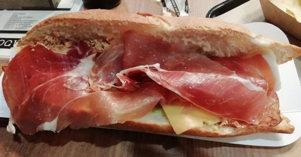 Momo Bocata Factory, desayunar en Castellón