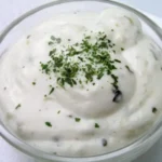 Cómo preparar una crema de yogur y queso Qué se necesita para preparar una crema de yogur y queso