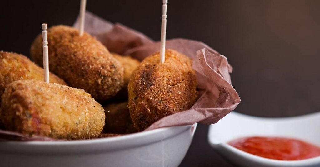 Paso a paso: croquetas de pollo asado