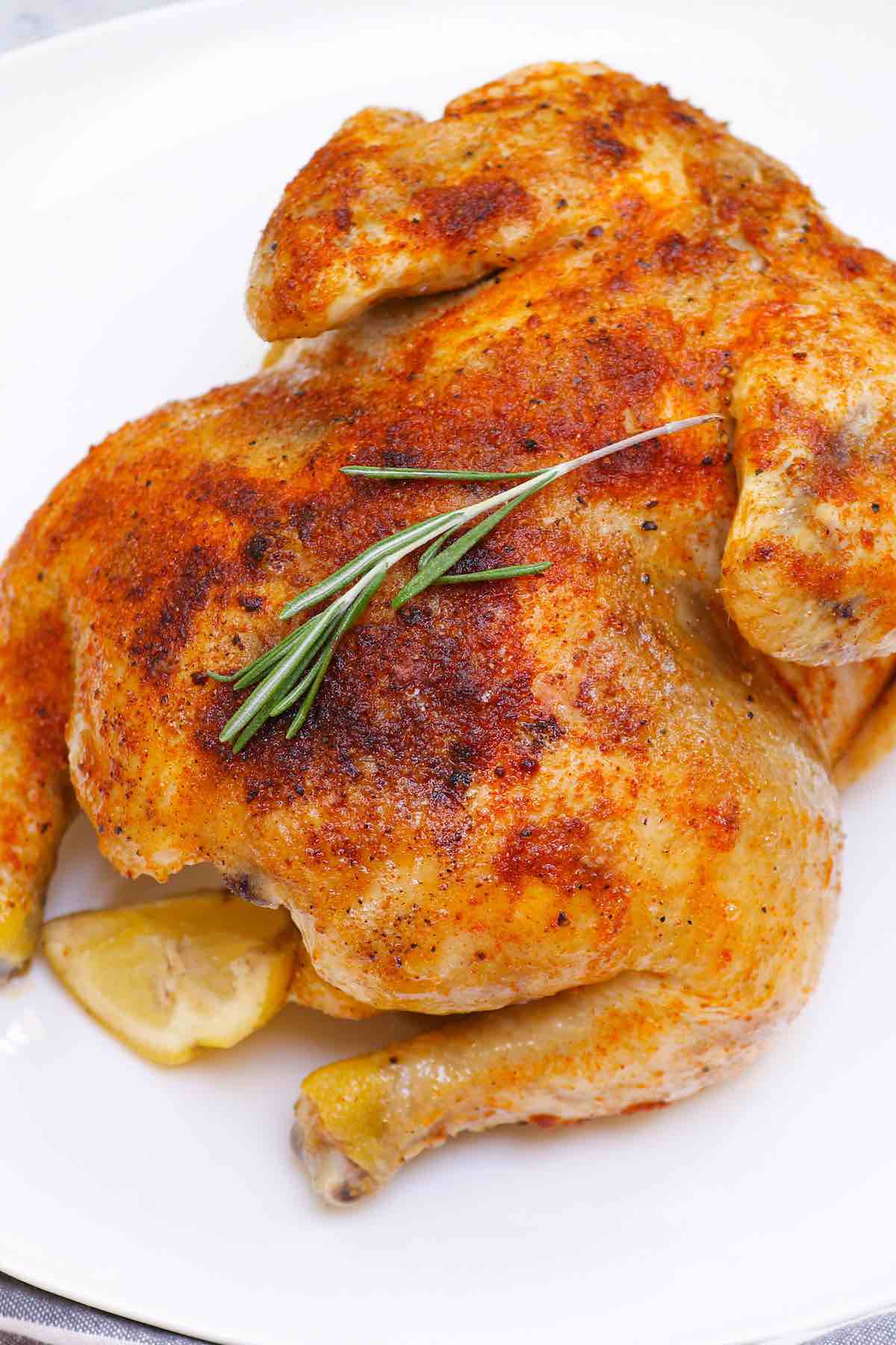 al vacío Whole Chicken es una de las recetas más deliciosas para un pollo entero: ¡pollo estilo rostizado tierno, jugoso y perfectamente