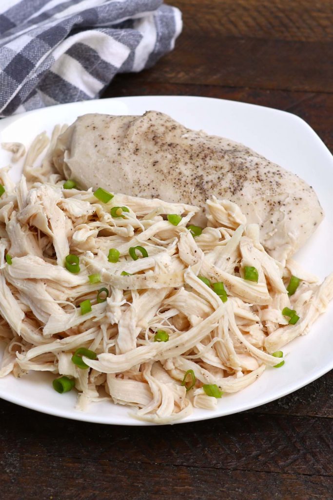 ¡Jugosa pechuga de pollo al vacío, fresca o congelada! Hecho con condimentos simples y sin dorar. Es ideal para preparar comidas o una cena rápida entre semana. #Pechuga de pollo al vacío
