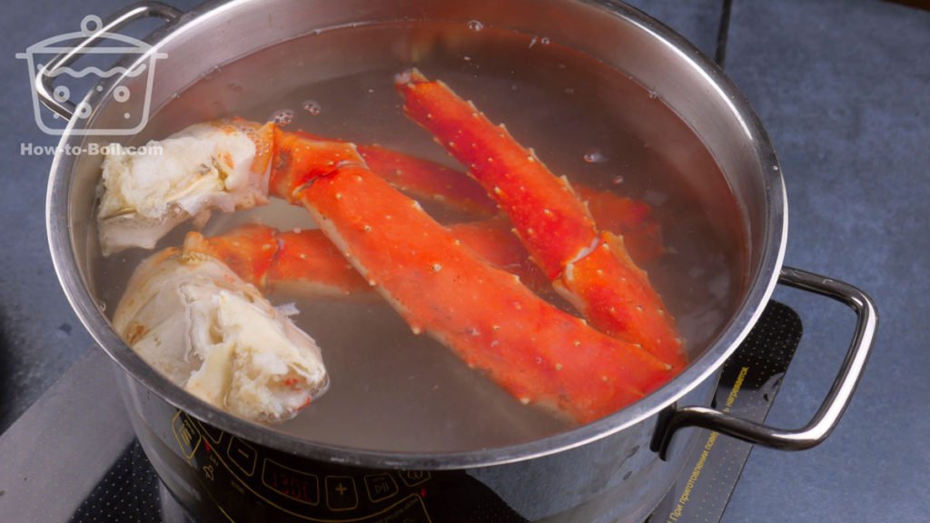 patas de cangrejo en la sartén