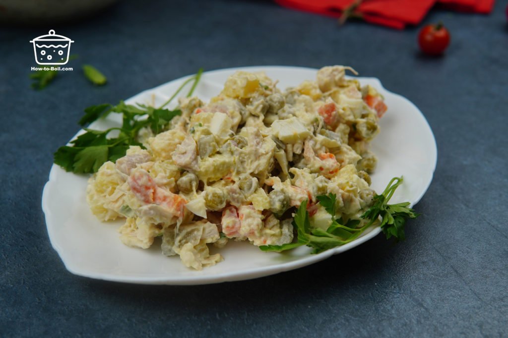 Ensalada olivier con pollo