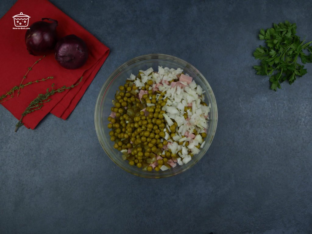 guisantes y cebollas