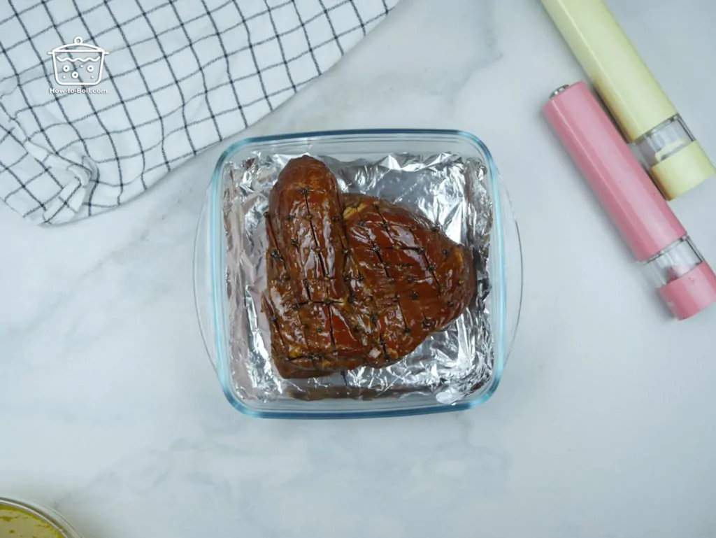 Jamón al horno glaseado con miel