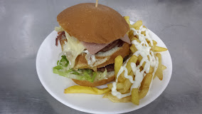 Imagen Platanito's Pizzería-Burger-Café
