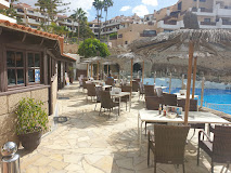 Imagen La Bodega Pool Bar and restaurant
